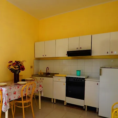 Locazione Turistica Sole N°5 Con Vista Mare E Monte Appartamento